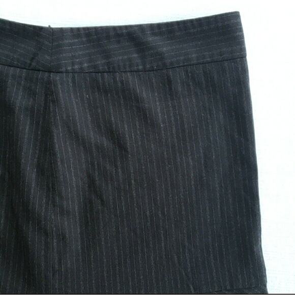 Banana Republic Wool Skirt Womens 10 Black Pinstripe Career Casual Academia Goth - Picture 2 of 11